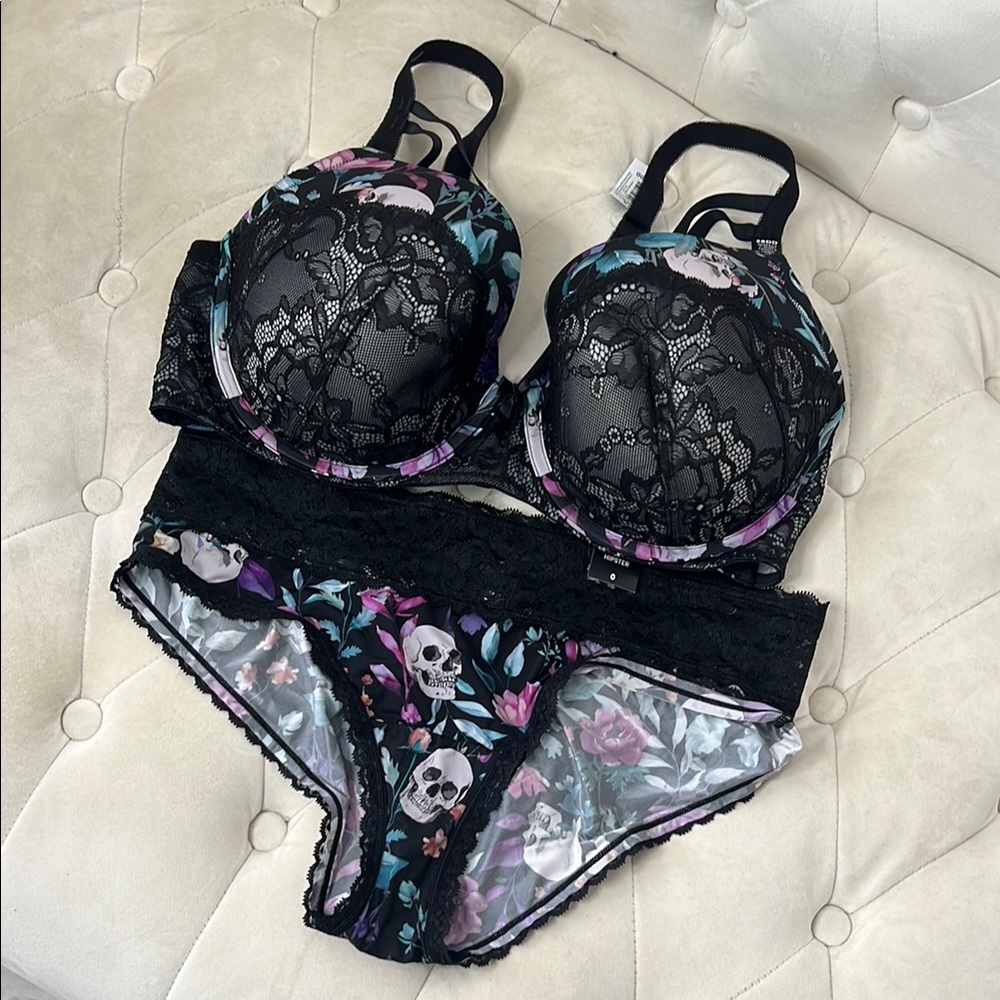 Torrid XL Floral Skull Lace Bra and Panty Set 0 38DD